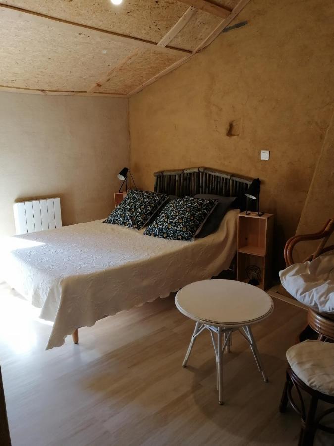 Chambres D'Hotes "La Source" Mareuil-sur-Lay Exterior foto